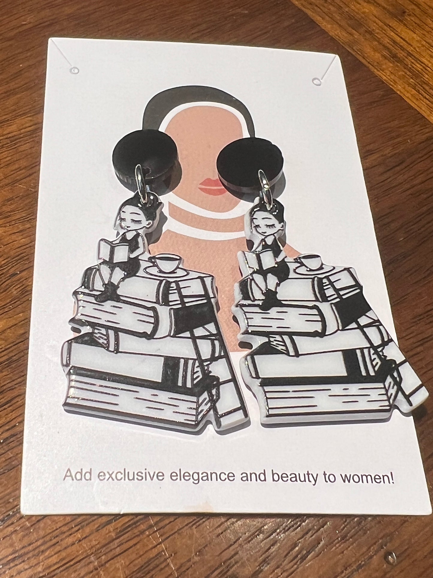 So many books earrings